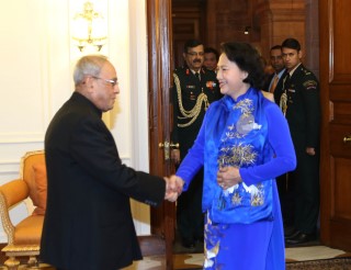 Chủ tịch Quốc hội Nguyễn Thị Kim Ngân hội kiến Tổng thống Ấn Độ Pranab Mukherjee